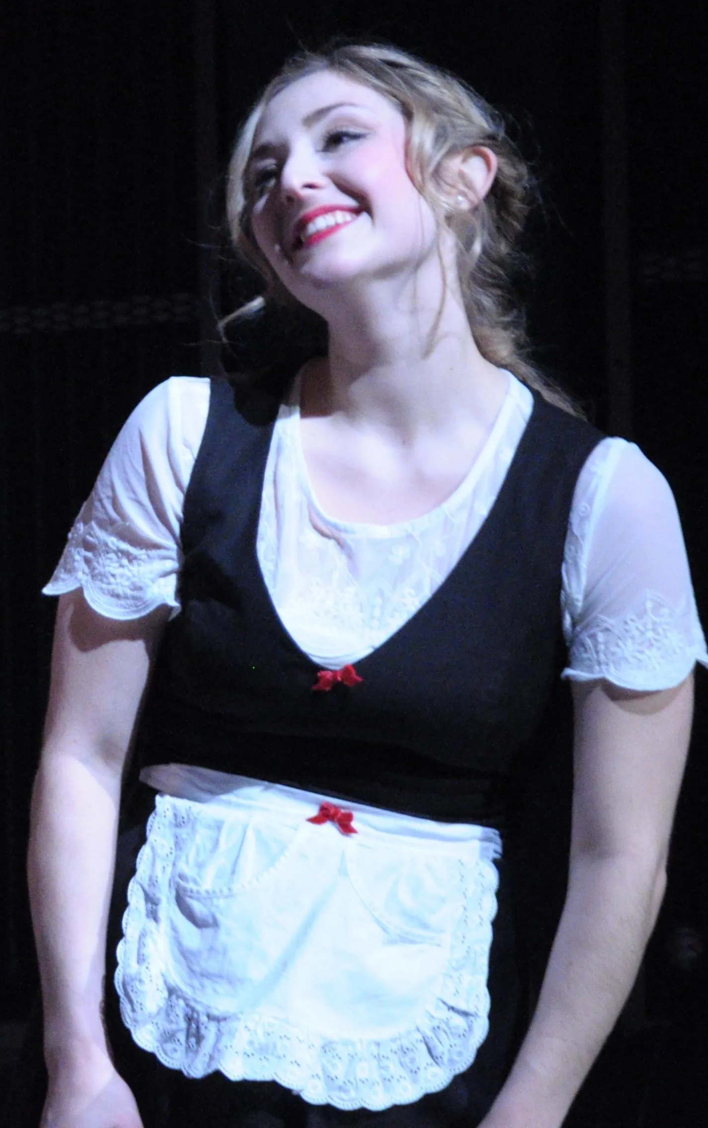 Venicia Rasmussen as Susanna in Le Nozze di Figaro